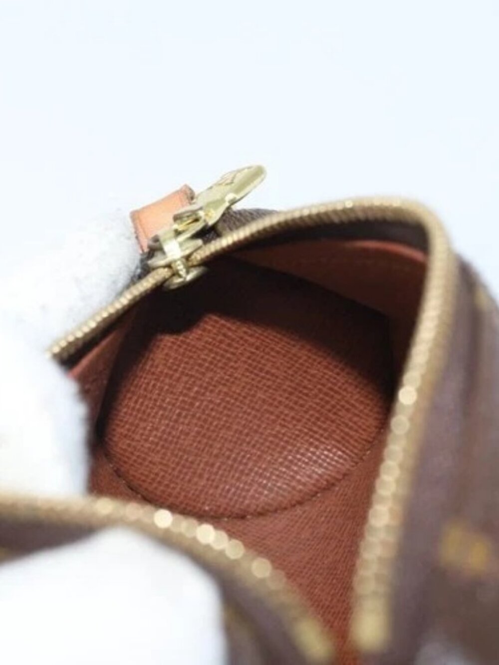 LOUIS VUITTON Monogram Papillon Pouch LV Auth - Picture 13 of 16